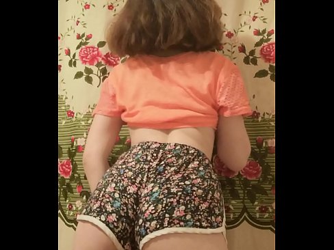 ❤️ Seksikäs nuori beibi riisuu shortsinsa kameran edessä ☑ Lutkat at fi.tusar.top ☑